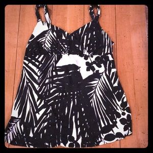 Old Navy maternity top.  Great condition